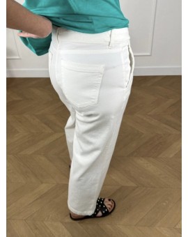 Pantalon blanc coupe large et droite de longueur 7/8 OWEN HAPPY. L'atelier de Louison à Grand Quartier.