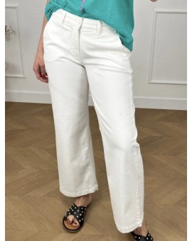 Pantalon blanc coupe large et droite de longueur 7/8 OWEN HAPPY. L'atelier de Louison à Grand Quartier.