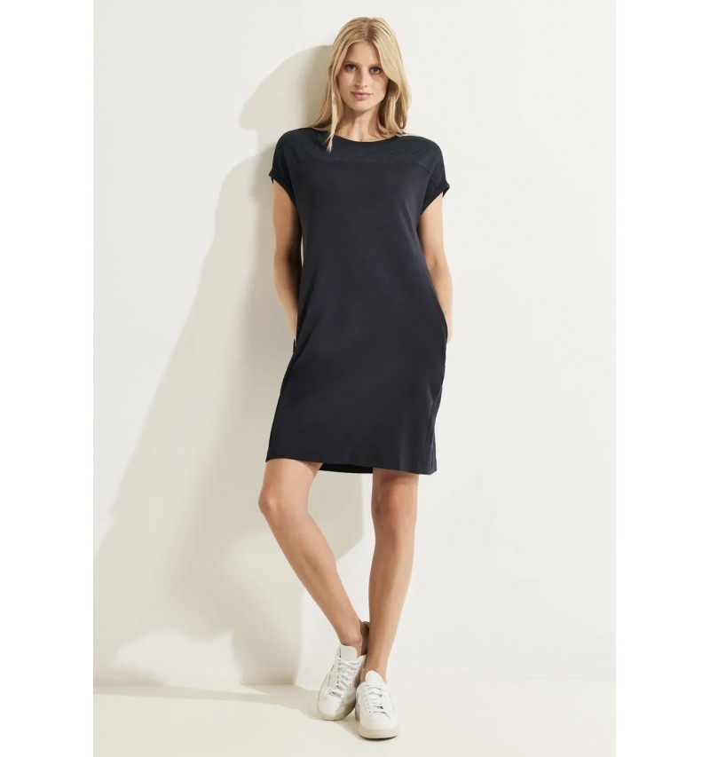 Robe dans un mélange de matières 143677 Cecil. L'atelier de Louison à Grand Quartier à Rennes.